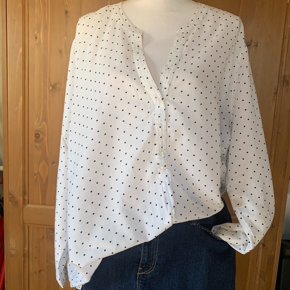Old Navy white/black dot top
